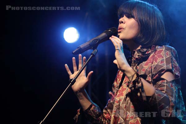 BAT FOR LASHES - 2012-10-04 - PARIS - La Fleche d'Or - 